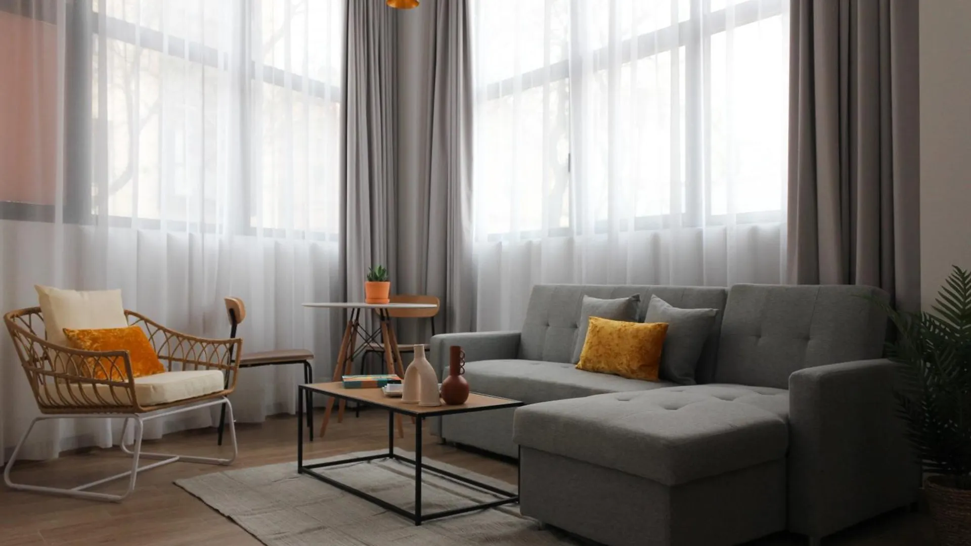 Monkeys Apartments Miraflores Seville 0*,