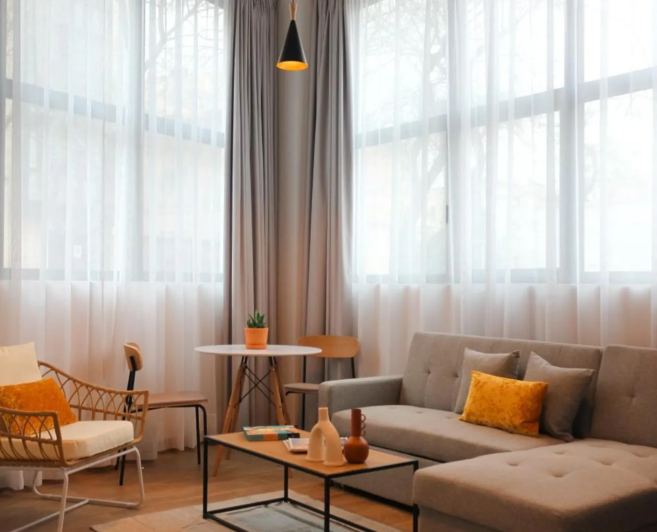 Monkeys Apartments Miraflores Seville