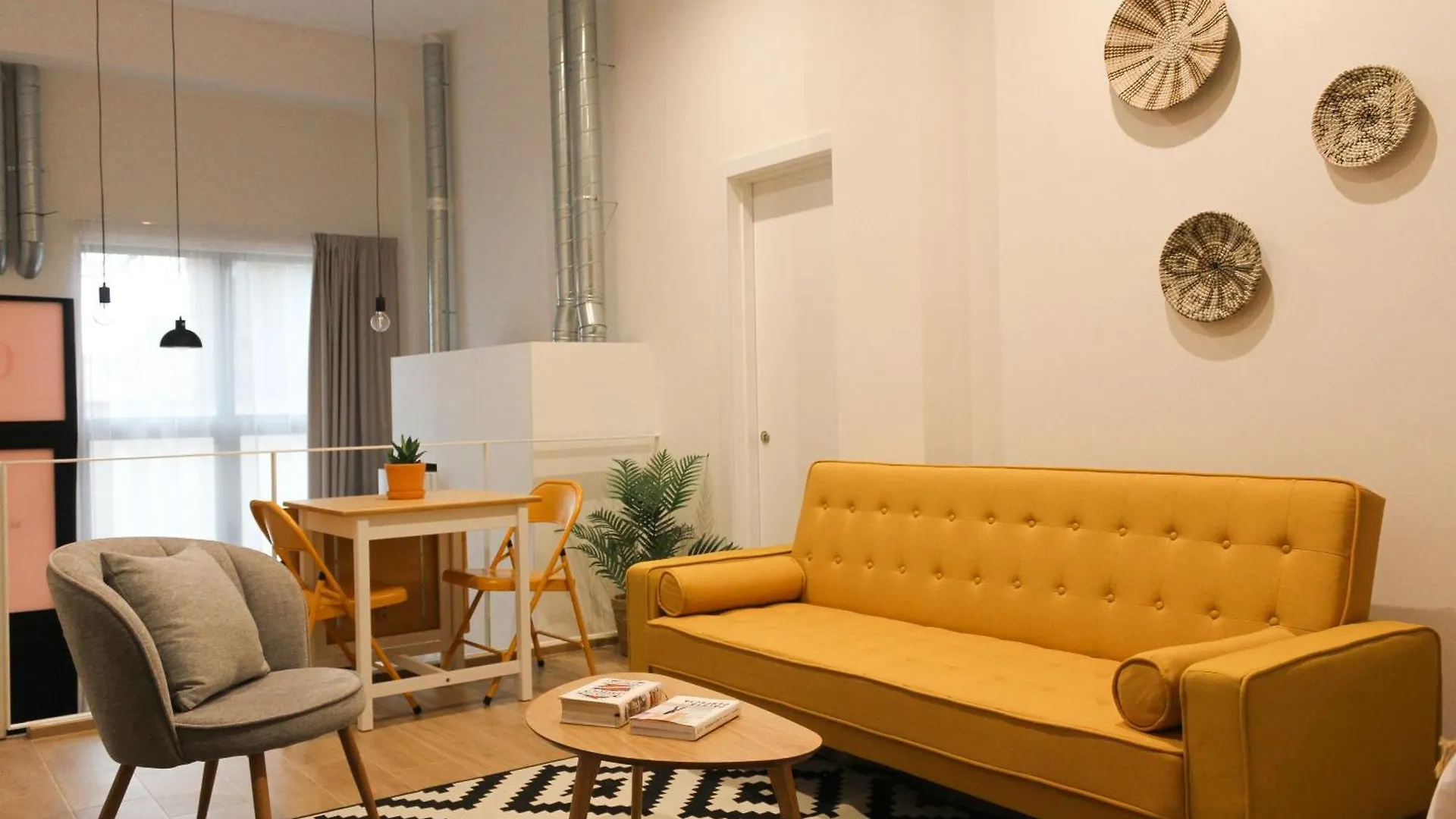Monkeys Apartments Miraflores Seville